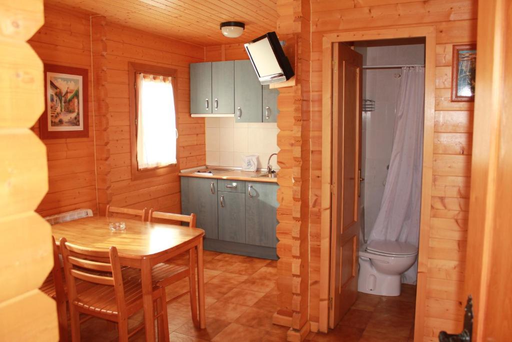 Camping Valle De Tena Sabiñánigo Δωμάτιο φωτογραφία