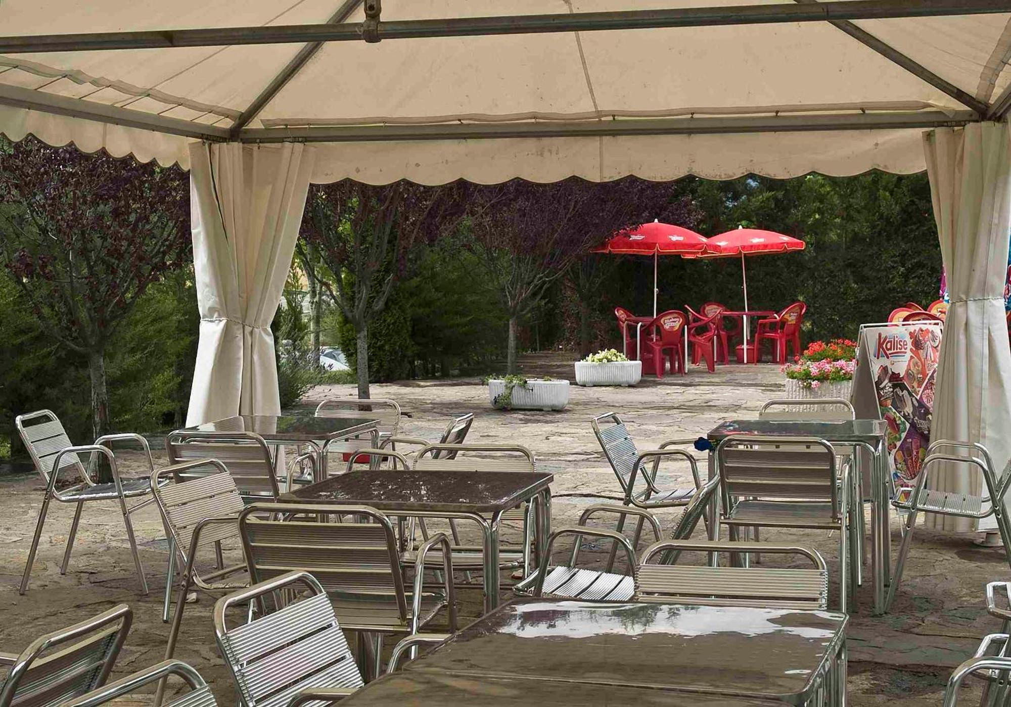 Camping Valle De Tena Sabiñánigo Εξωτερικό φωτογραφία