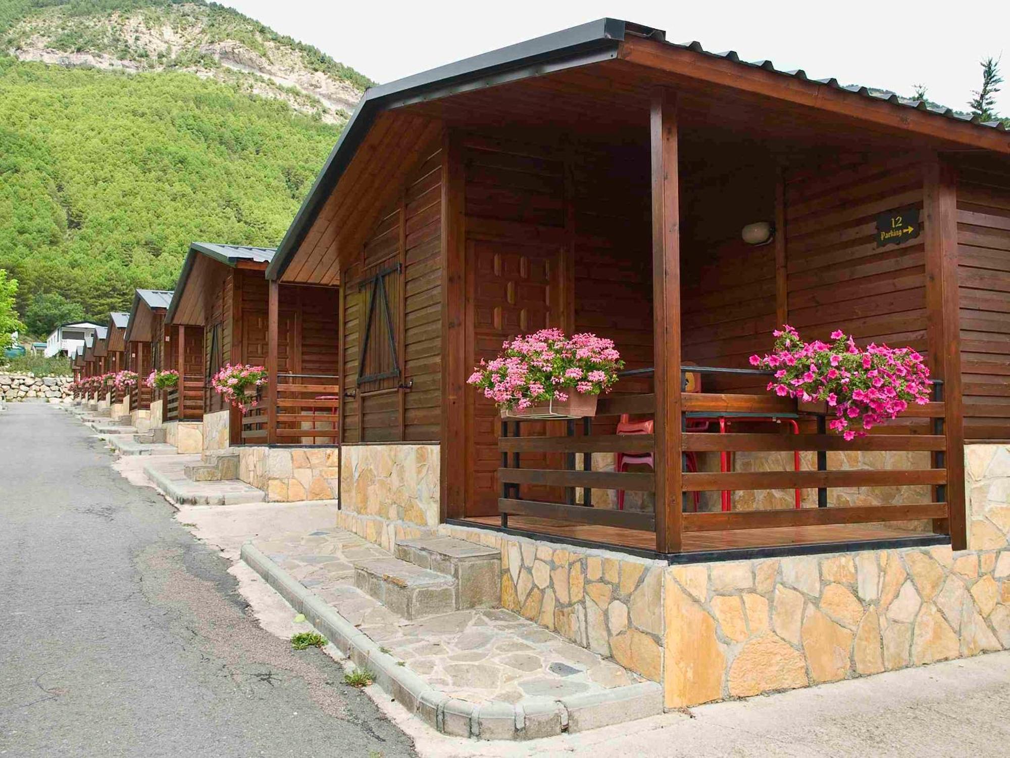 Camping Valle De Tena Sabiñánigo Εξωτερικό φωτογραφία