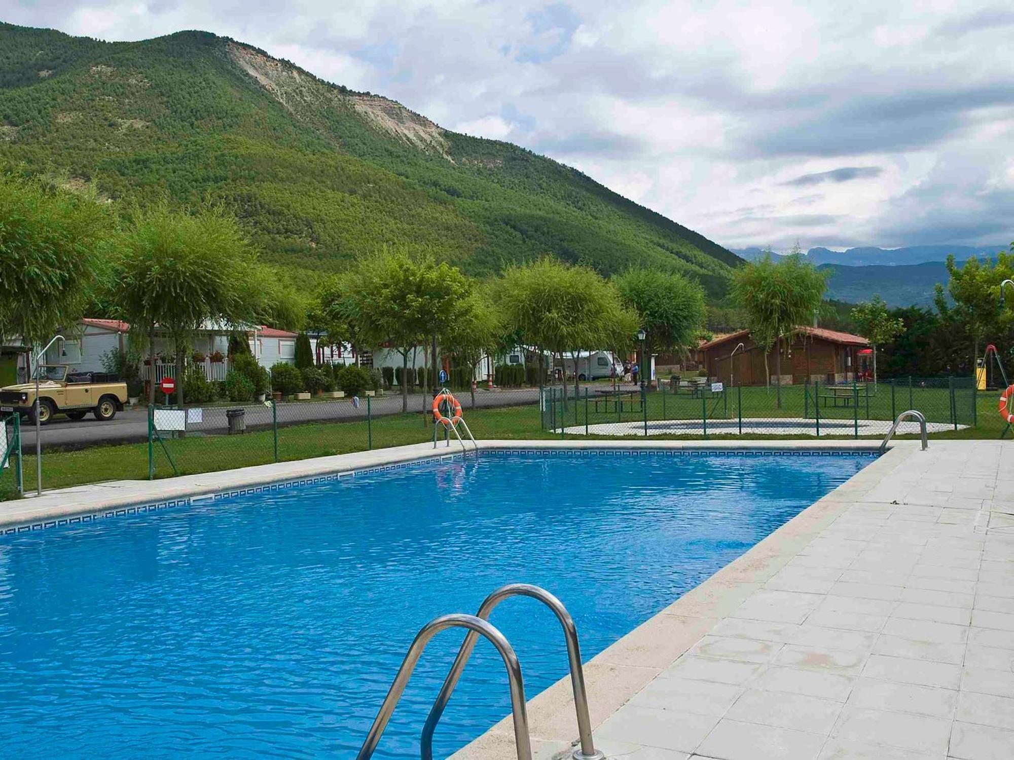 Camping Valle De Tena Sabiñánigo Εξωτερικό φωτογραφία